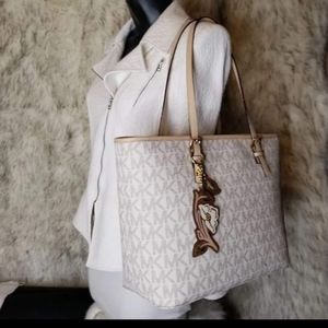 Mk purse & key chain